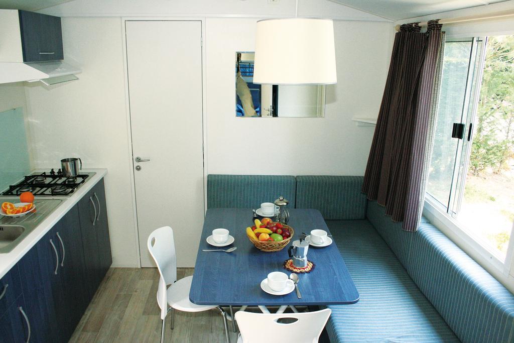 Happy Camp Mobile Homes In Camping Village Rosapineta Rosolina Mare Exterior photo